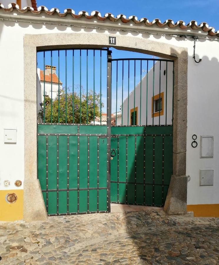 Casa Vitoria Guest House 에보라 외부 사진